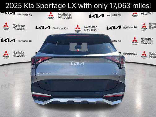 Used 2025 Kia Sportage LX AWD/4WD image 5