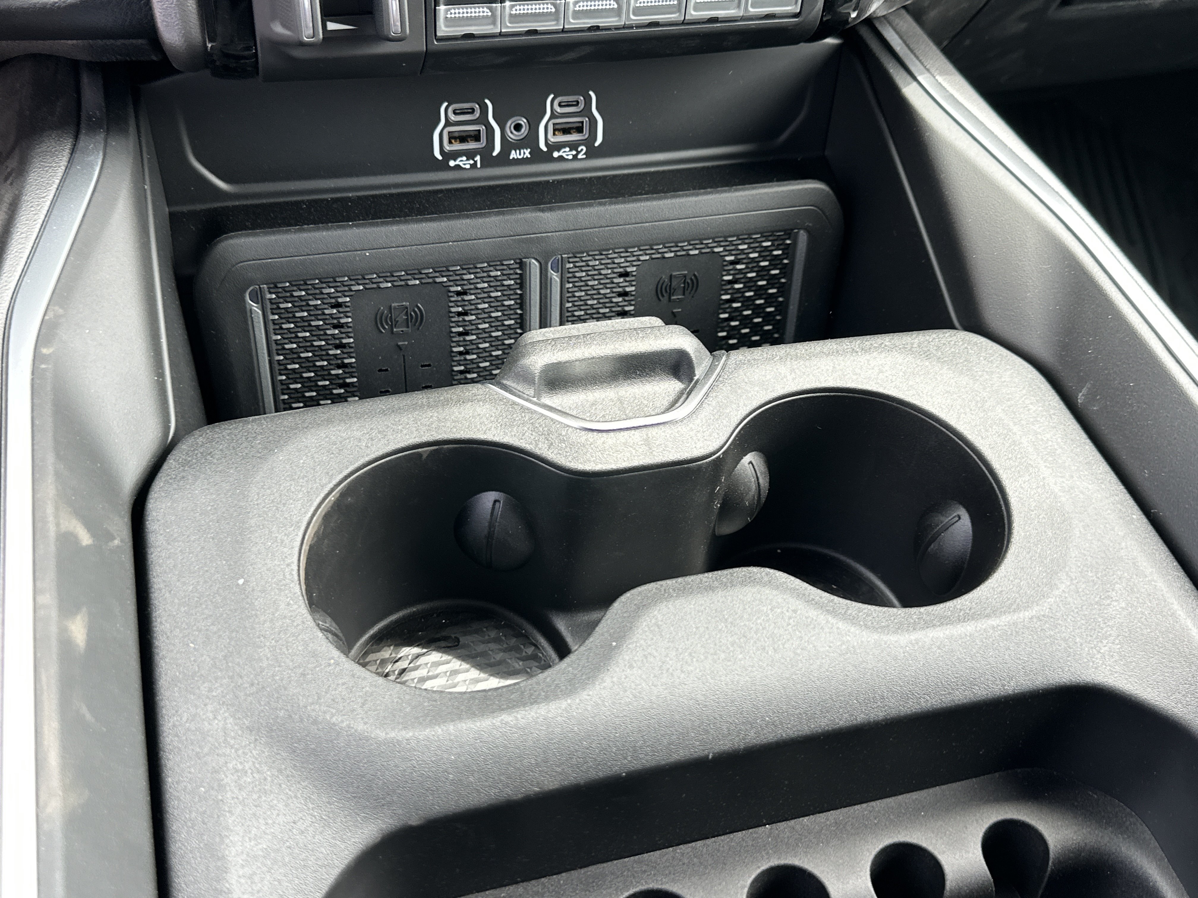 New 2026 RAM 3500 Big Horn AWD/4WD image 4