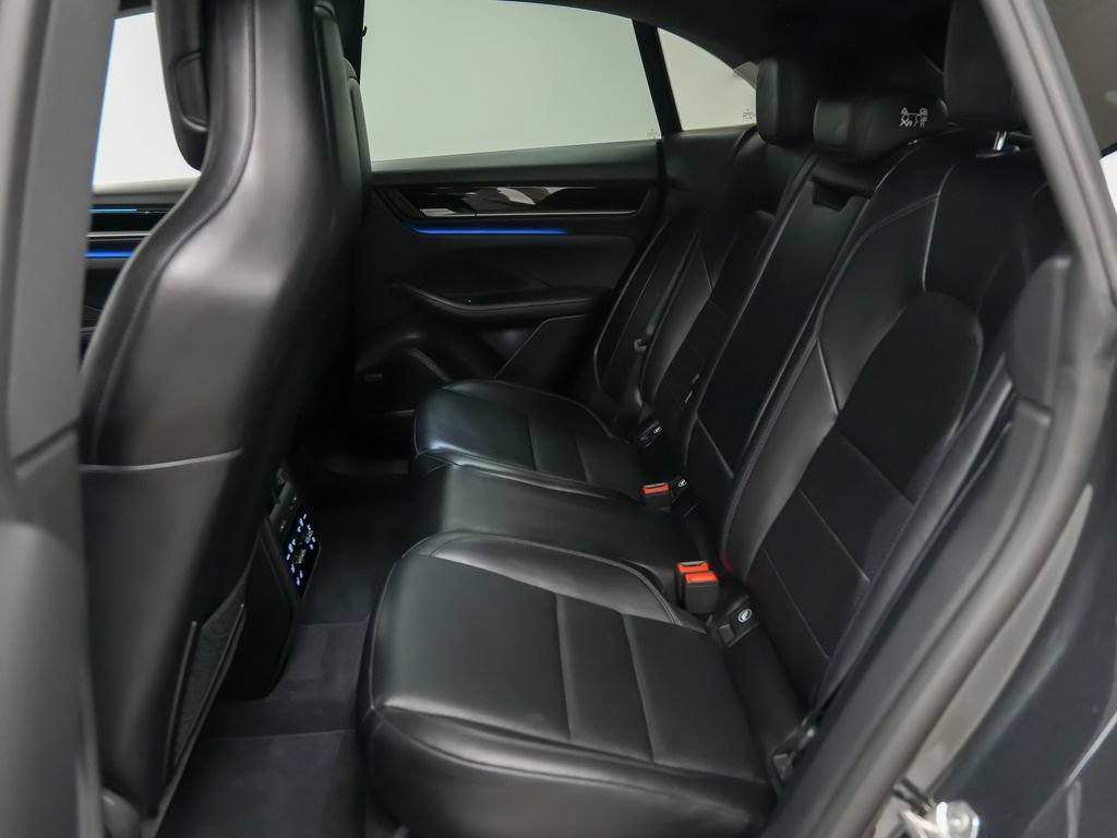 Certified 2025 Porsche Macan Electric RWD image 19