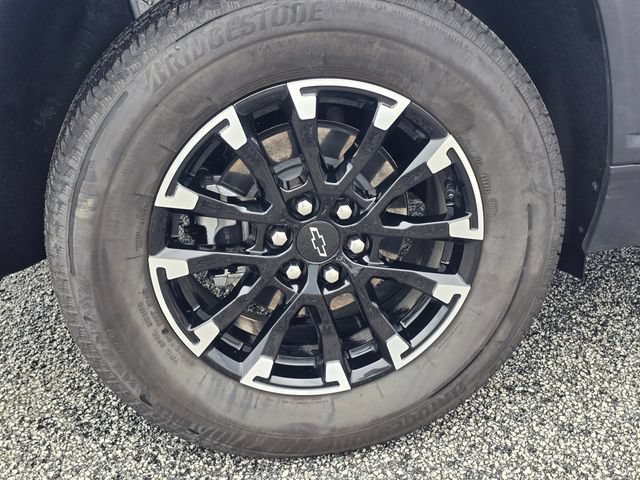 Used 2025 Chevrolet Traverse LT w/ LPO, Floor Liner Package FWD image 9
