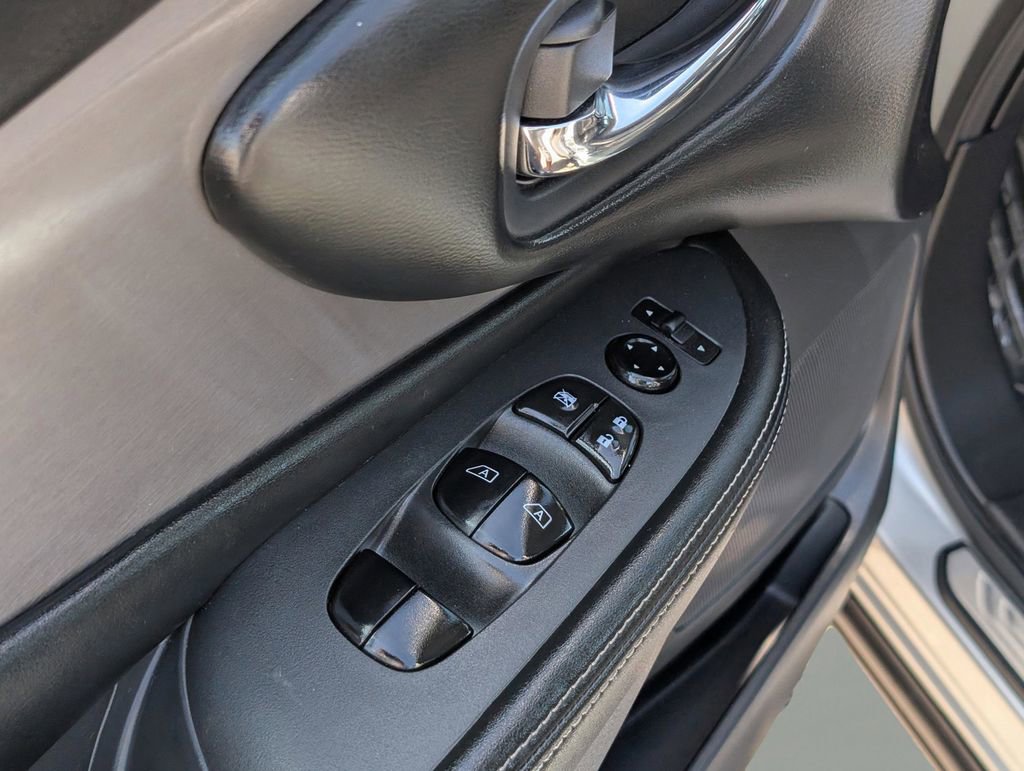 Used 2023 Nissan Murano SV FWD image 16