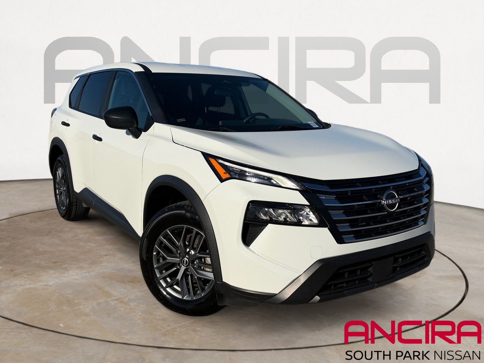 Used 2024 Nissan Rogue S FWD image 1