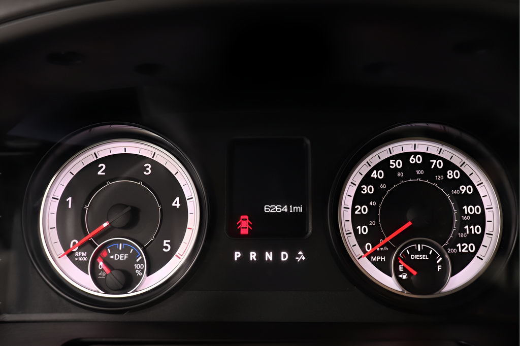 Used 2018 RAM 1500 Classic SLT AWD/4WD image 17