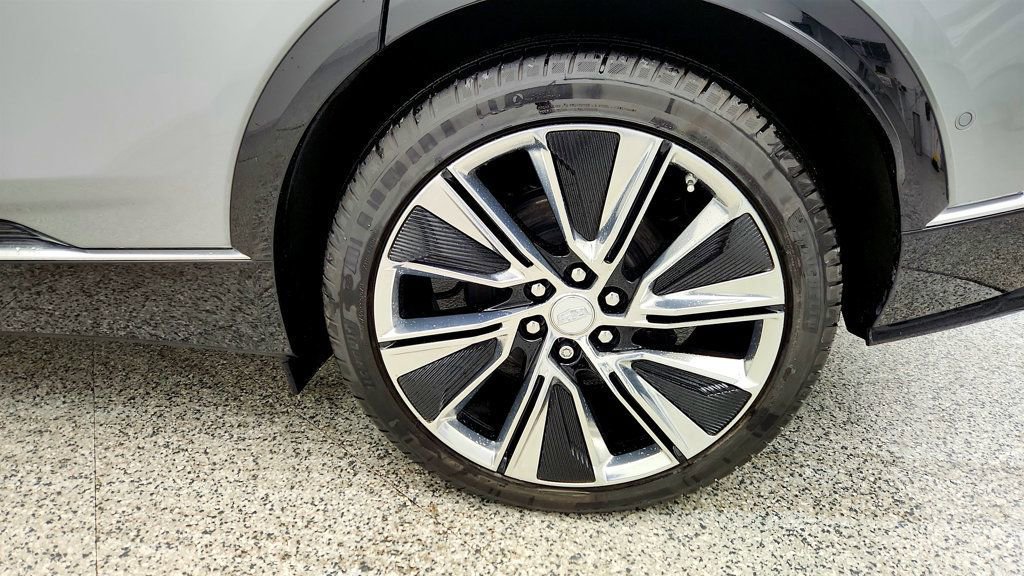 Used 2024 Cadillac Lyriq Luxury w/ LPO, Floor Liner Package image 9