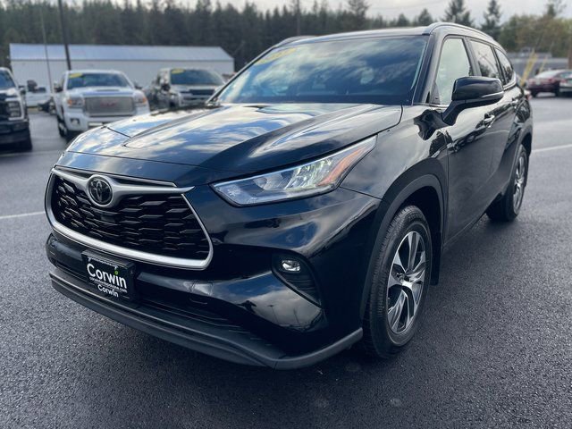 Used 2023 Toyota Highlander XLE image 5