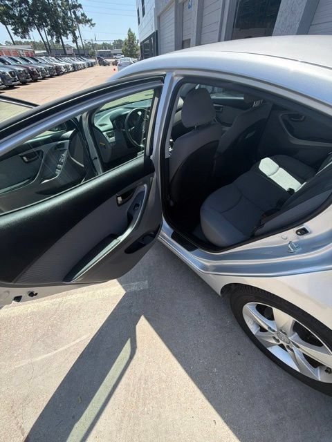 Used 2013 Hyundai Elantra GLS w/ Preferred Pkg FWD image 11