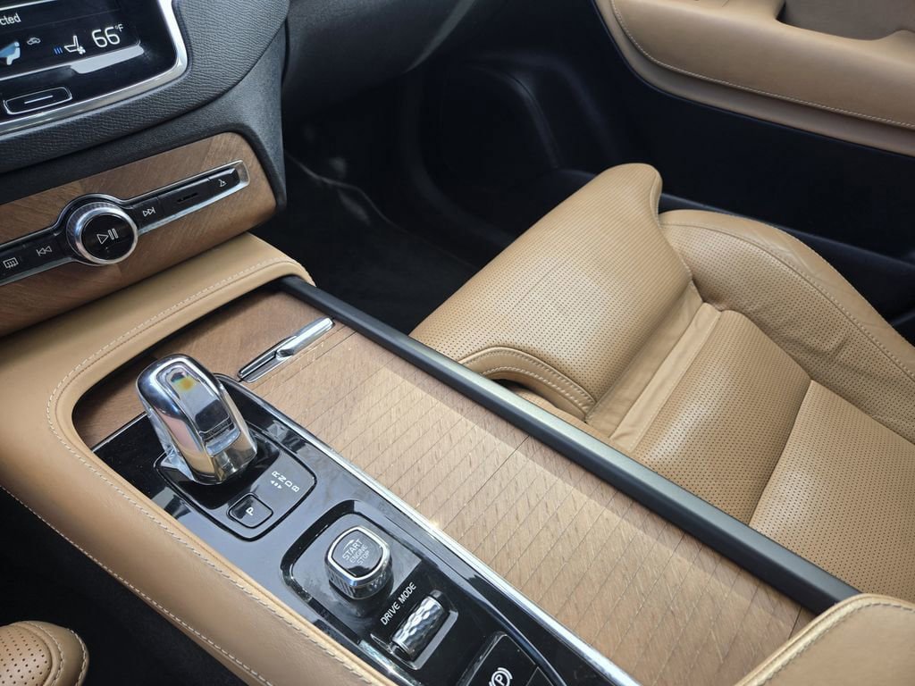 Used 2018 Volvo XC90 T8 Inscription w/ Convenience Package image 14
