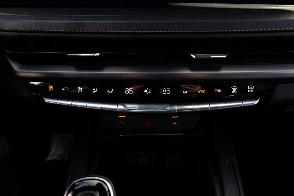 Used 2023 Cadillac XT4 Premium Luxury AWD/4WD image 15