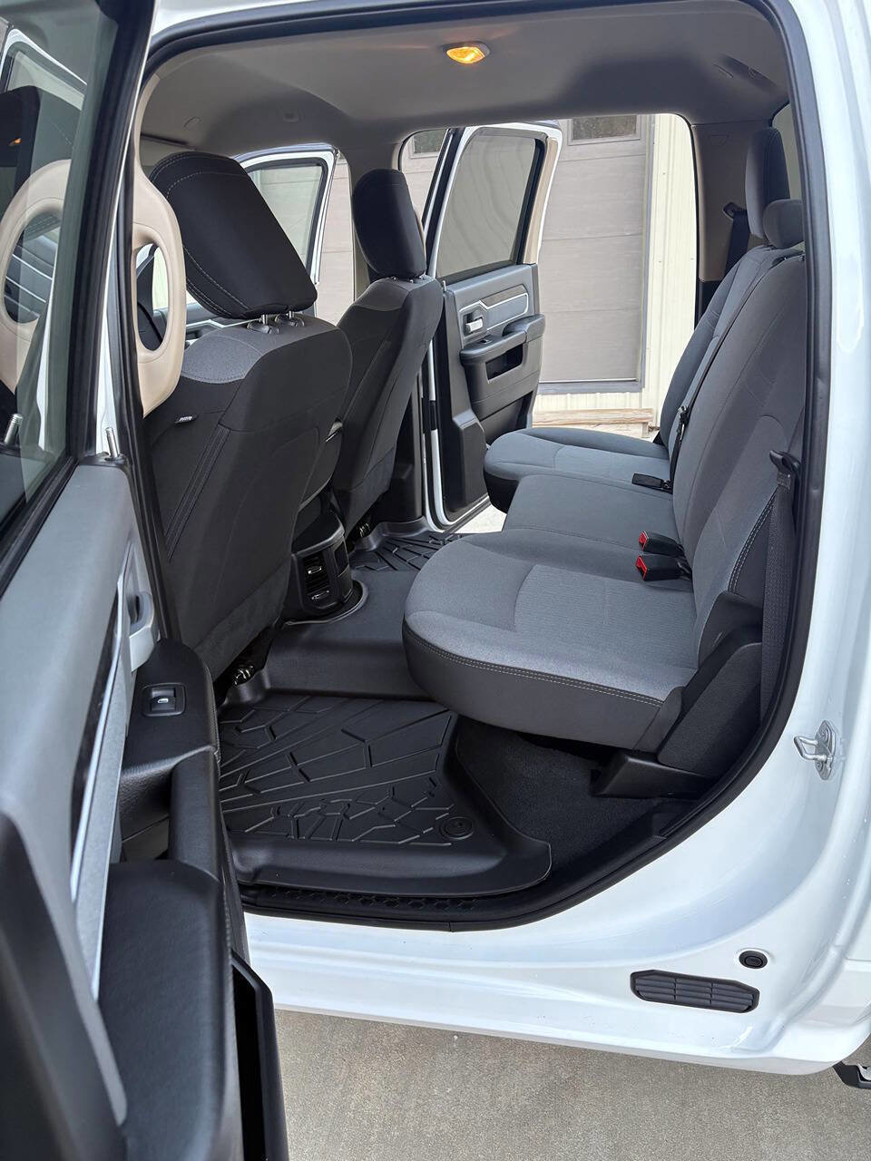 Used 2019 RAM 3500 Big Horn image 11