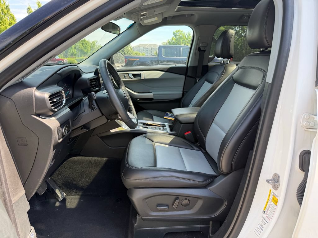 Certified 2024 Ford Explorer XLT w/ Equipment Group 202A AWD/4WD image 11