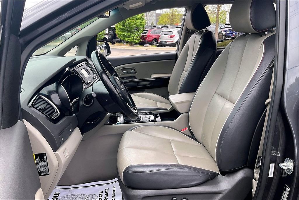 Used 2015 Kia Sedona EX FWD image 28