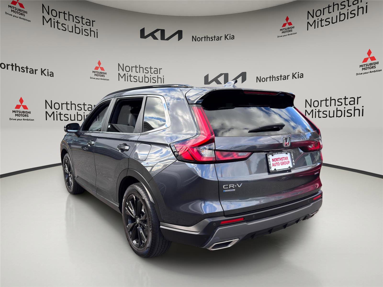 Used 2023 Honda CR-V Sport Touring image 2