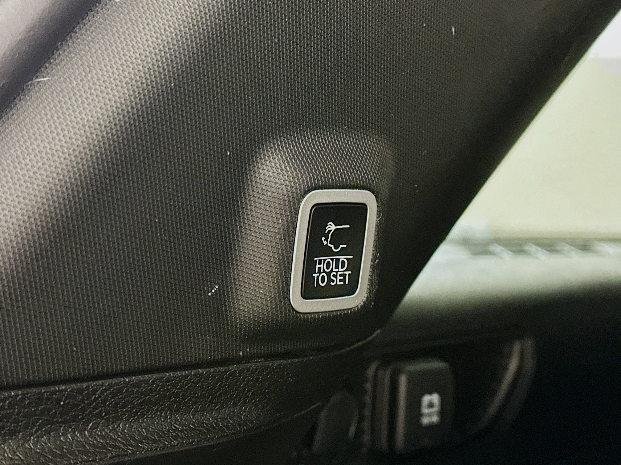 Used 2023 Jeep Grand Cherokee Altitude image 31