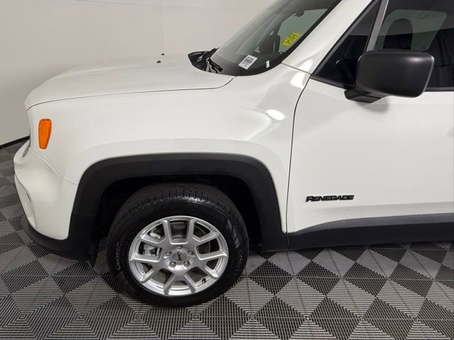 Used 2023 Jeep Renegade Latitude AWD/4WD image 12