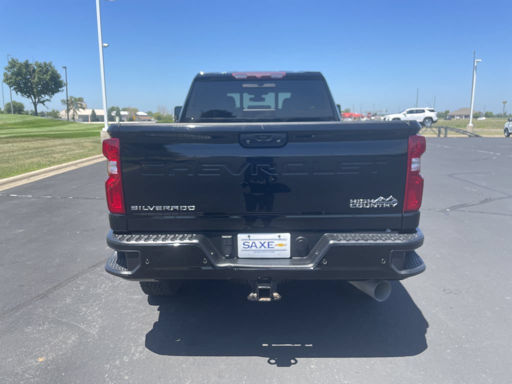 Used 2022 Chevrolet Silverado 3500 High Country w/ Safety Package II AWD/4WD image 4