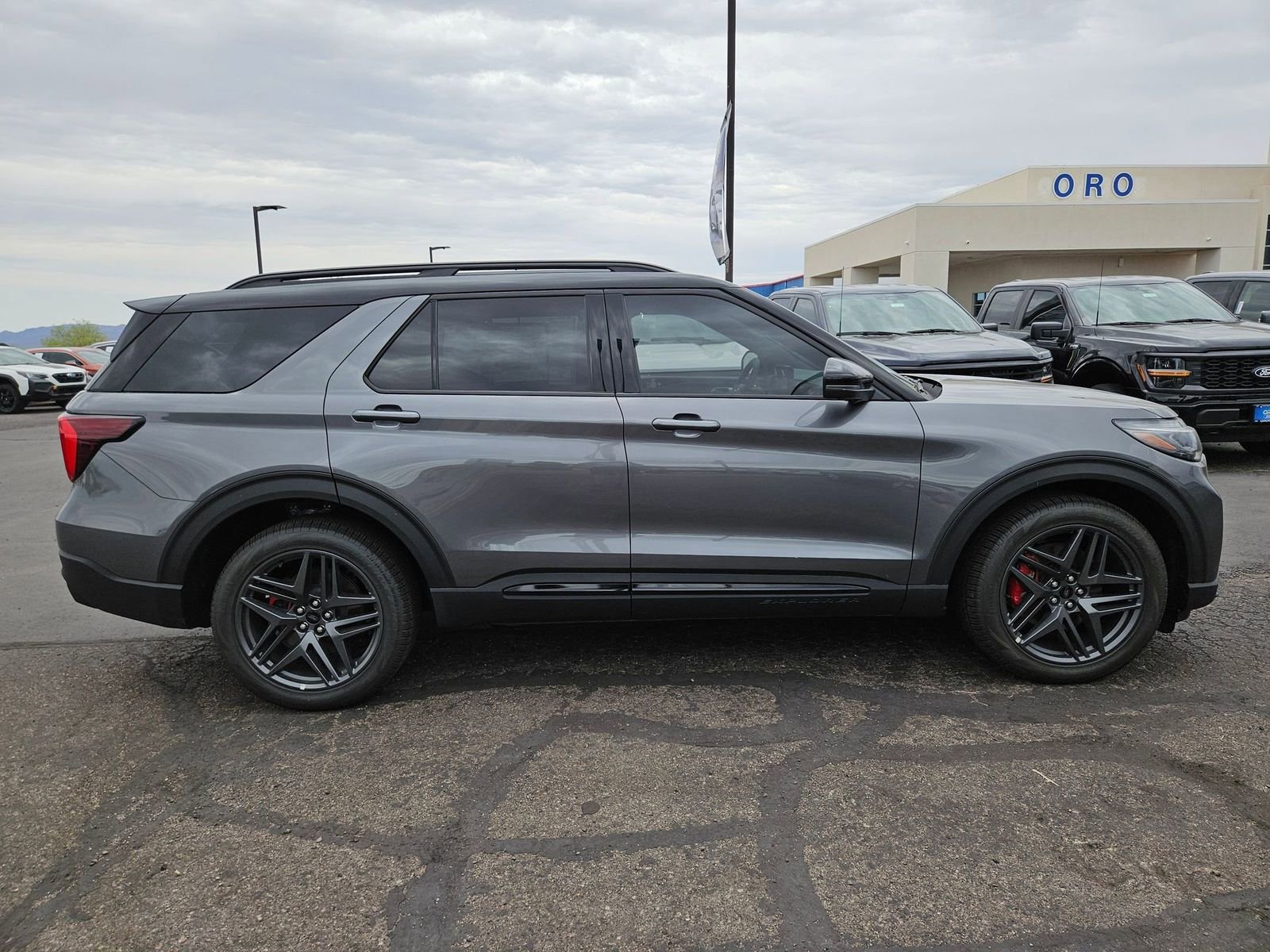 New 2025 Ford Explorer ST image 4