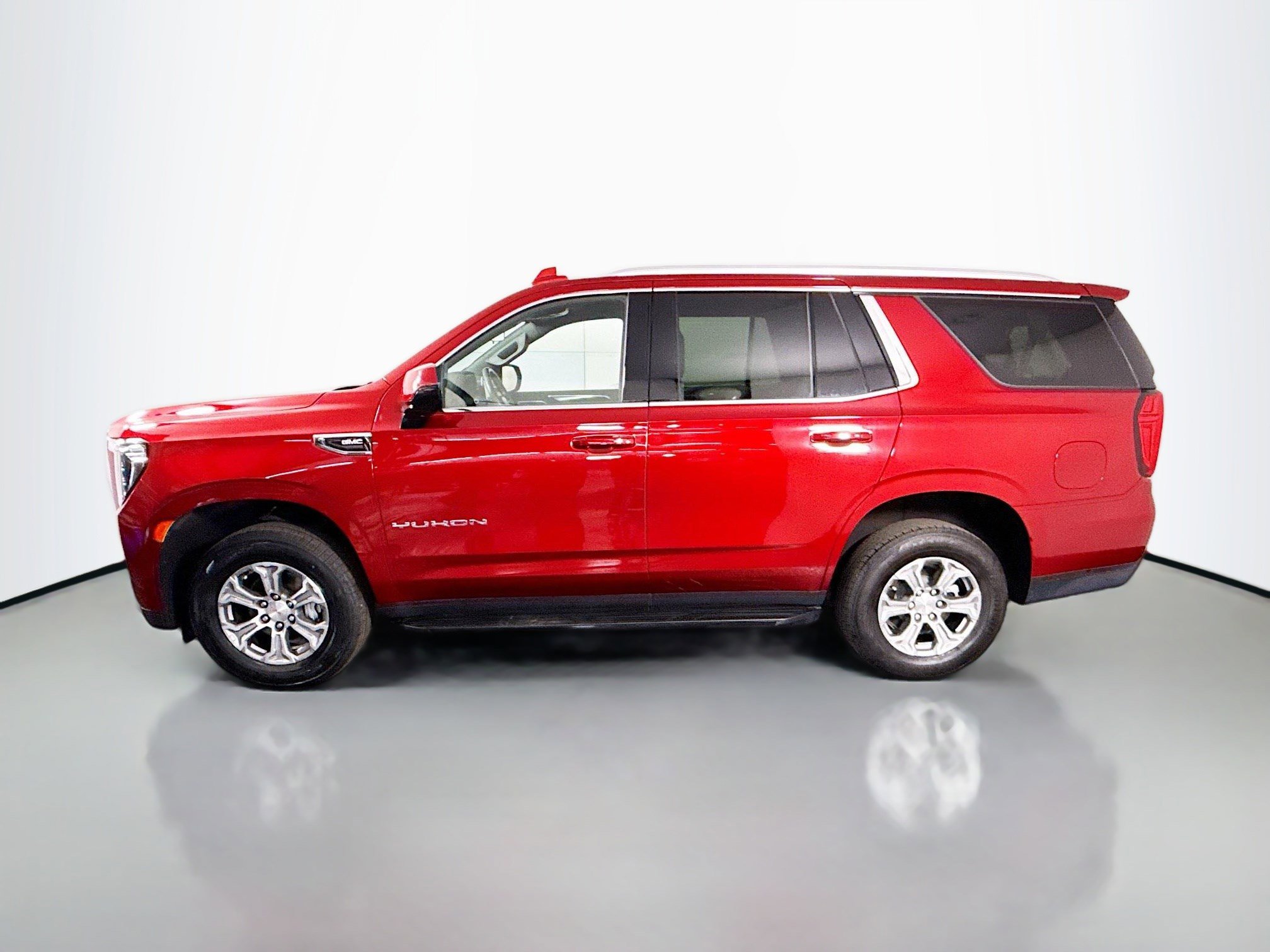 Used 2023 GMC Yukon SLE image 6