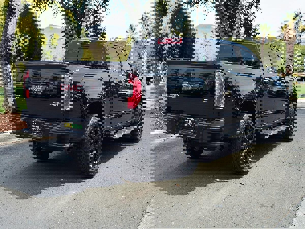 Used 2017 GMC Canyon Denali image 7