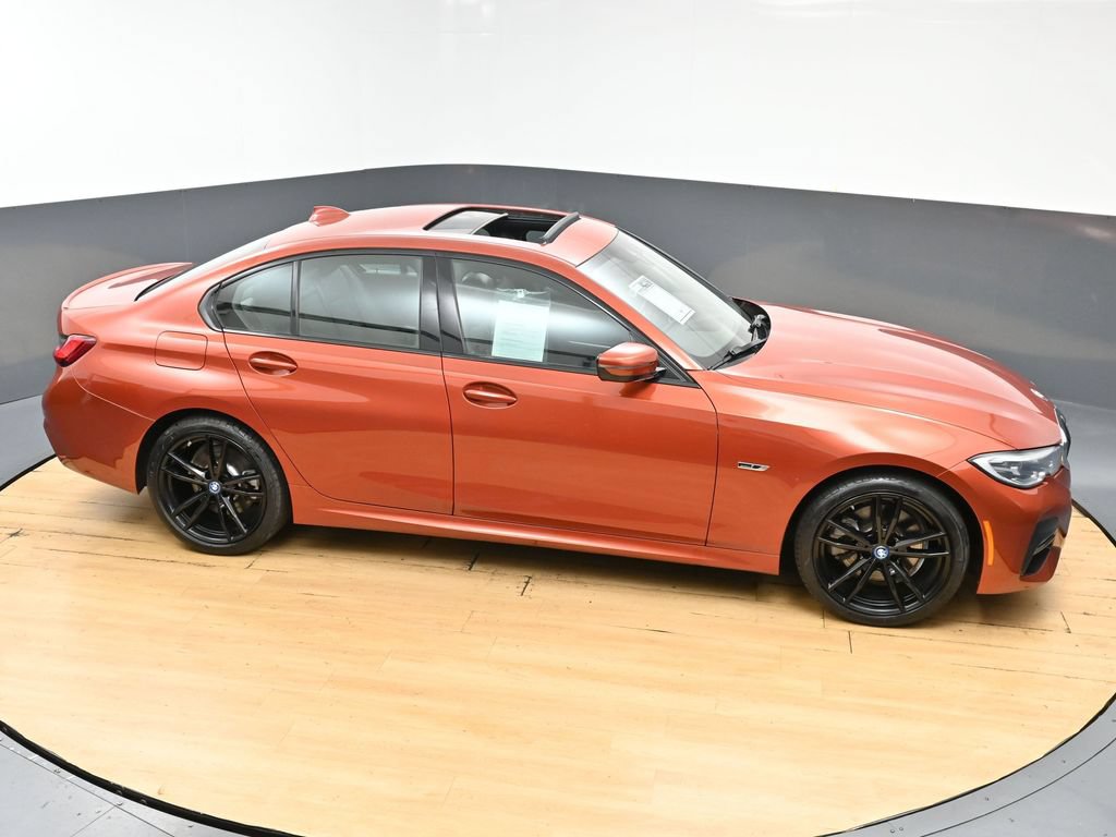 Used 2022 BMW 330e w/ M Sport Package RWD image 46