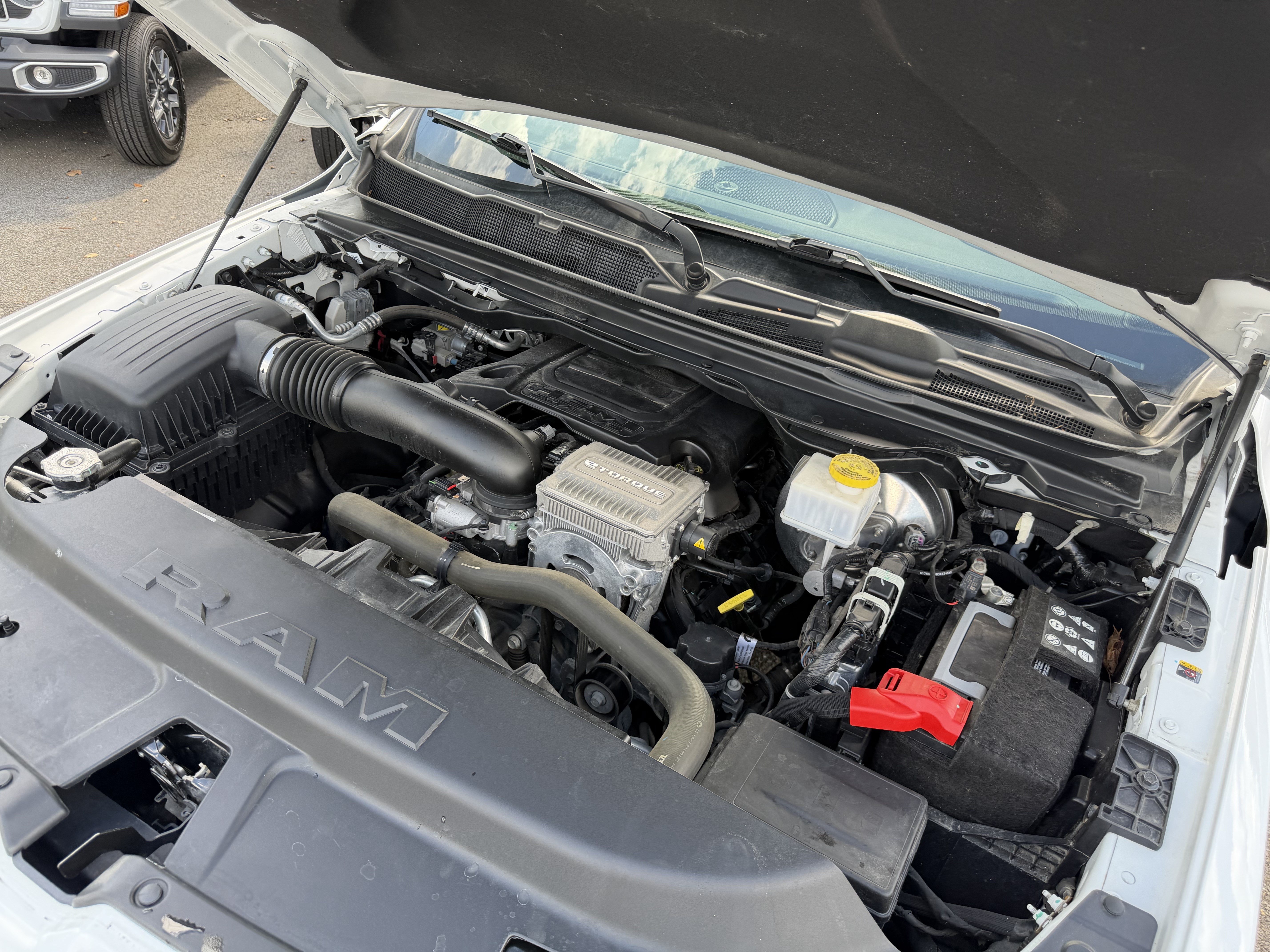 Used 2024 RAM 1500 Laramie AWD/4WD image 36