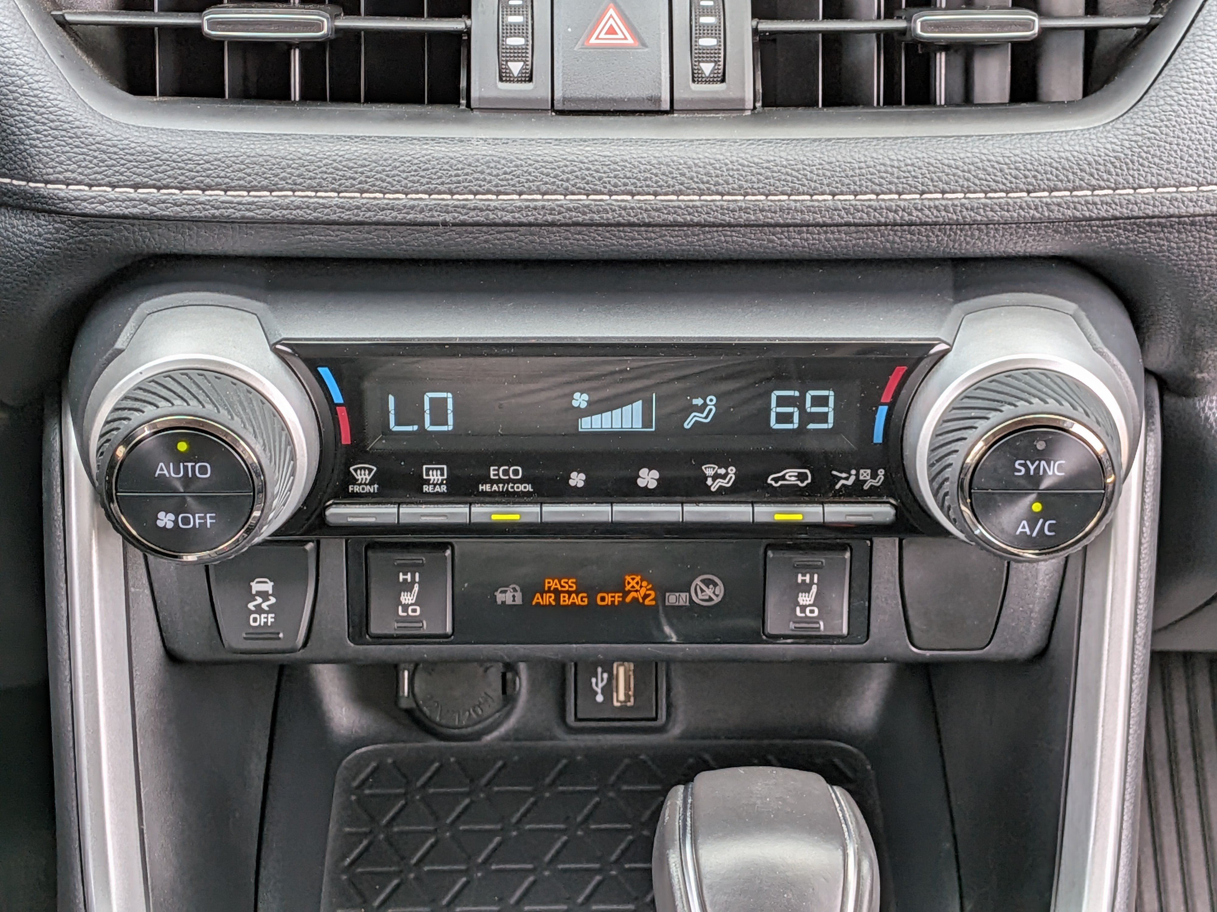 Certified 2025 Toyota RAV4 XLE Premium w/ Weather Package AWD/4WD image 31