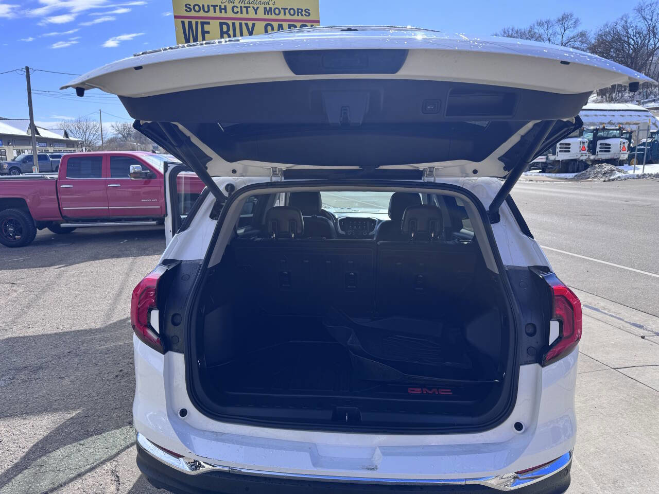 Used 2019 GMC Terrain SLT w/ Preferred Package image 11