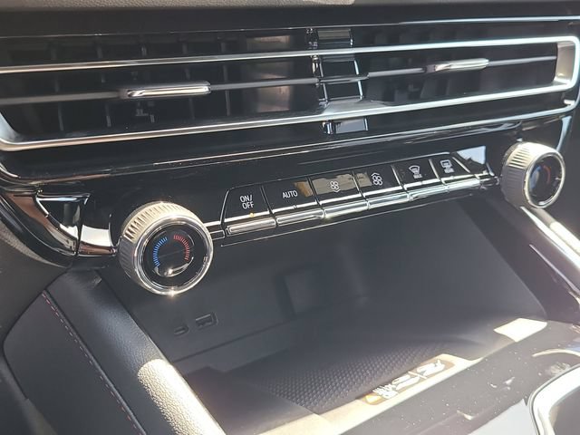 New 2026 Chevrolet Traverse Z71 w/ Driver Confidence Package AWD/4WD image 28