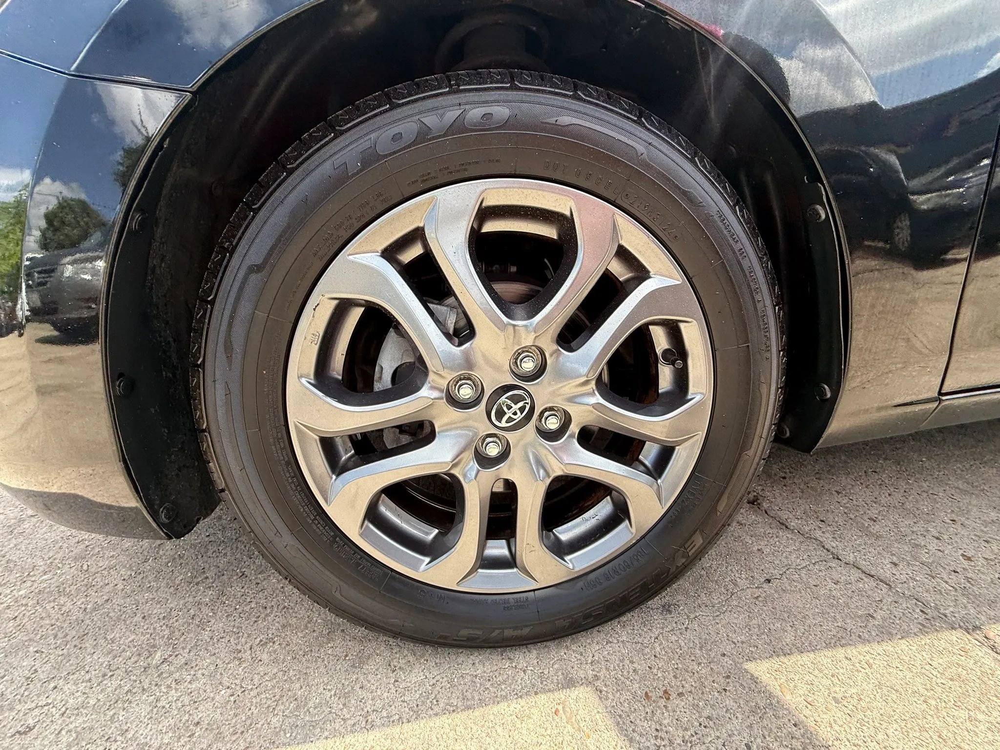 Used 2020 Toyota Yaris LE FWD image 21