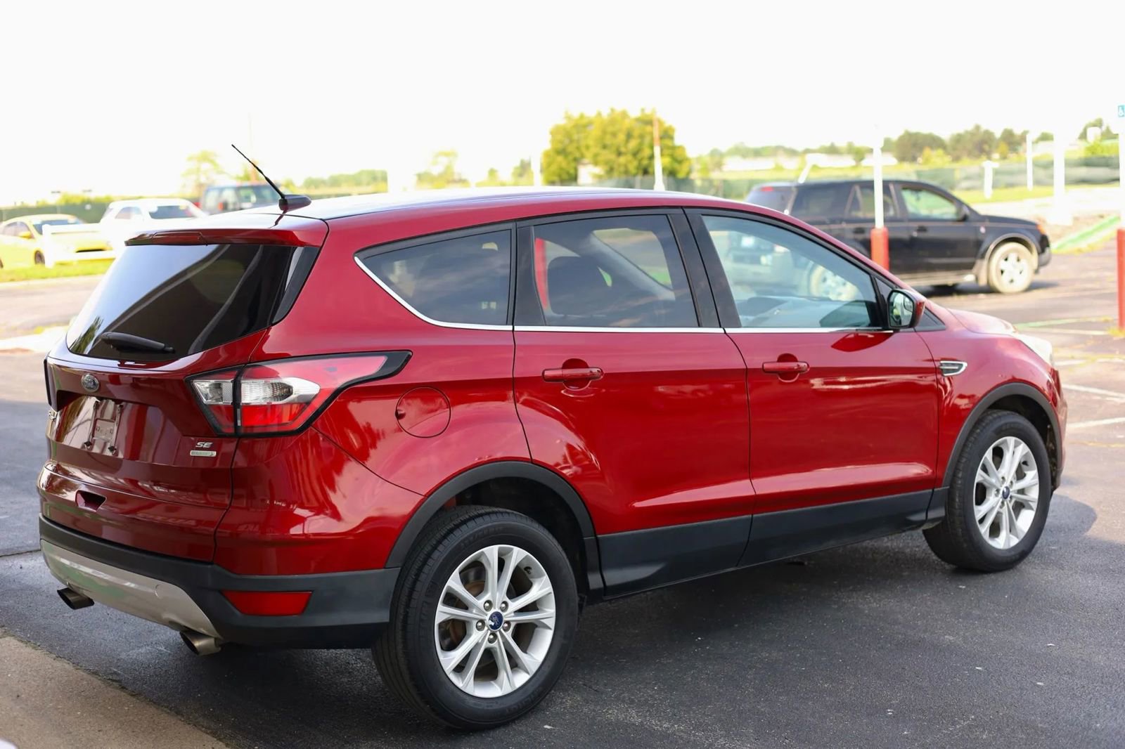 Used 2017 Ford Escape SE w/ SE Cold Weather Package image 6