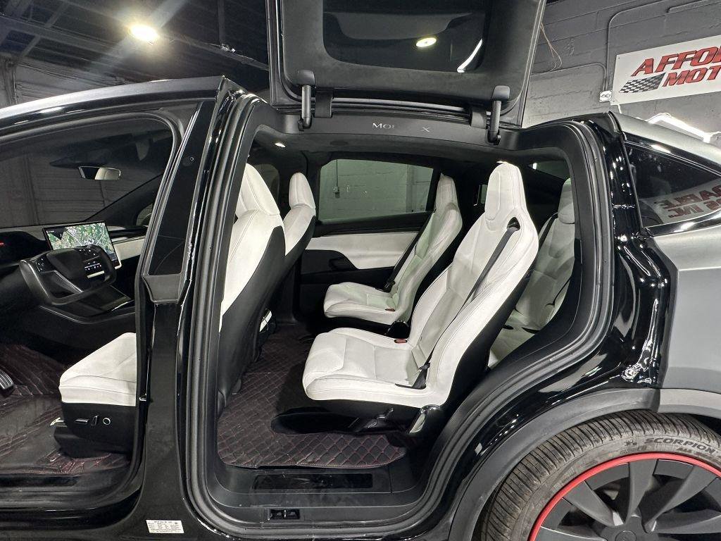 Used 2023 Tesla Model X Plaid image 21