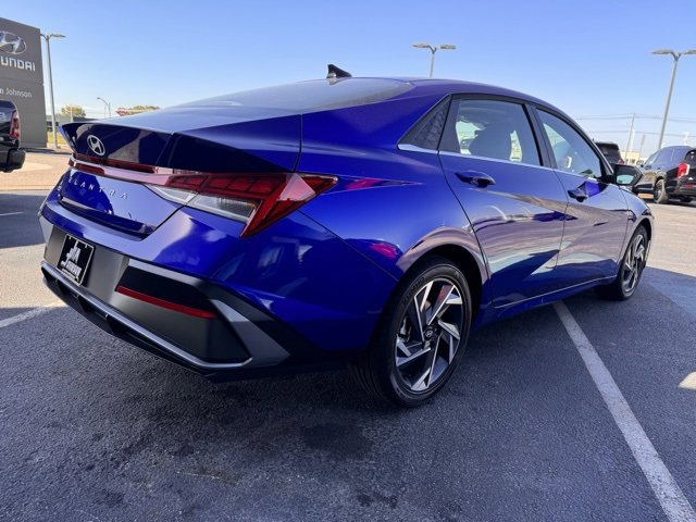 Used 2025 Hyundai Elantra SEL image 5