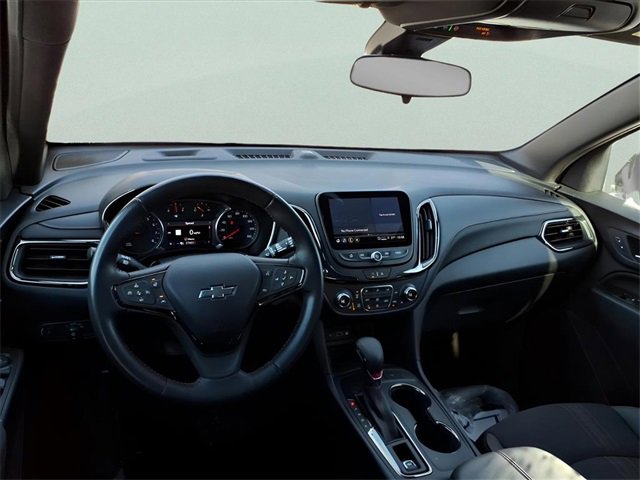 Used 2022 Chevrolet Equinox RS w/ Infotainment Package image 9
