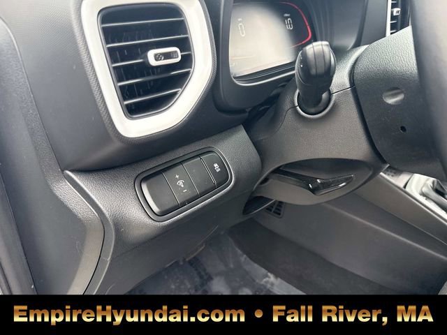 Used 2023 Hyundai Venue Limited w/ Cargo Package image 19
