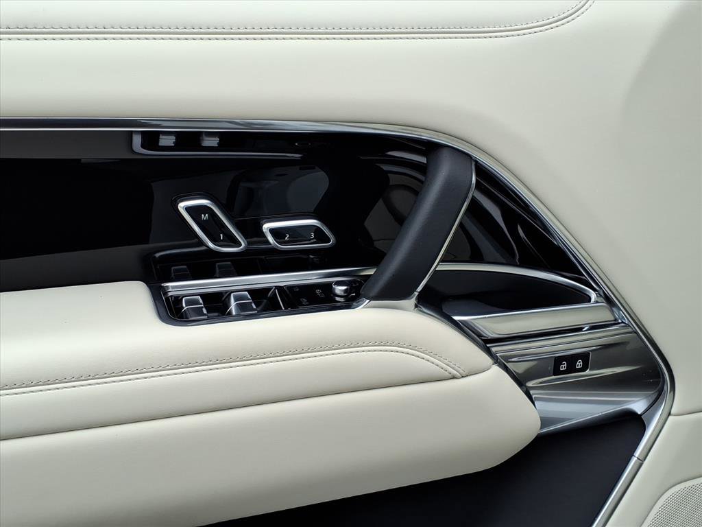 Certified 2023 Land Rover Range Rover SE image 10