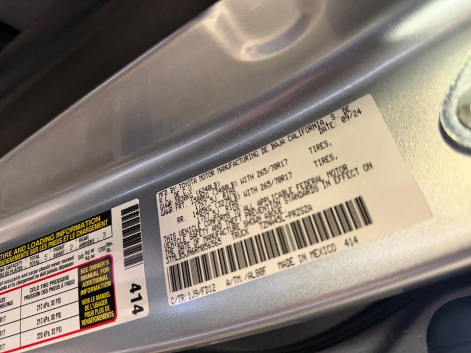 Used 2024 Toyota Tacoma TRD Off-Road image 39