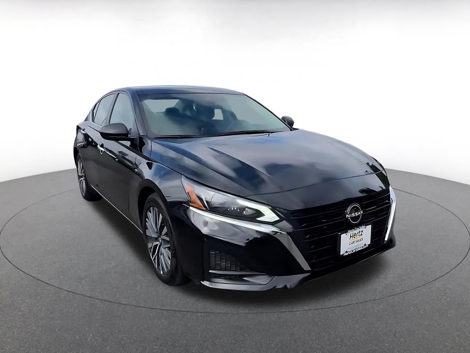 Used 2025 Nissan Altima 2.5 SV FWD image 3
