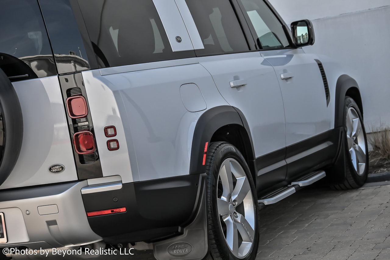 Used 2023 Land Rover Defender 130 SE image 8