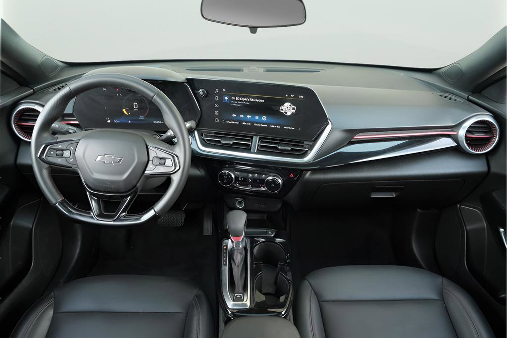 Used 2025 Chevrolet Trax RS w/ Sunroof Package image 4