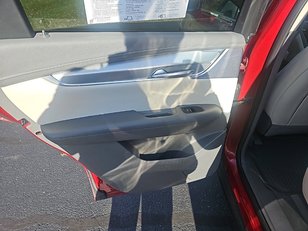 Used 2021 Cadillac XT5 Premium Luxury w/ LPO, Floor Liner Package image 21