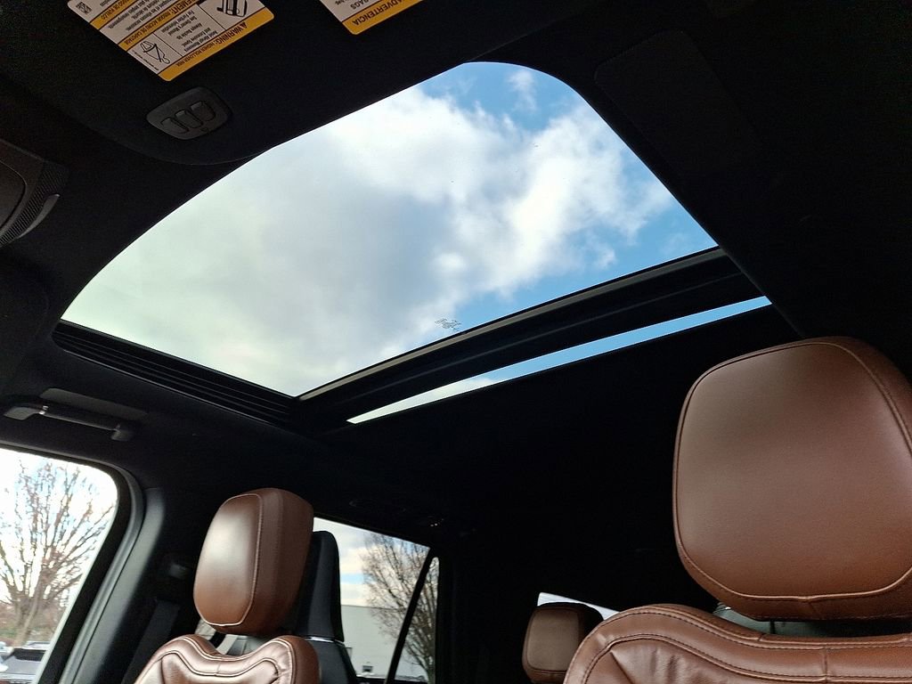 Used 2022 Lincoln Navigator L Reserve image 16