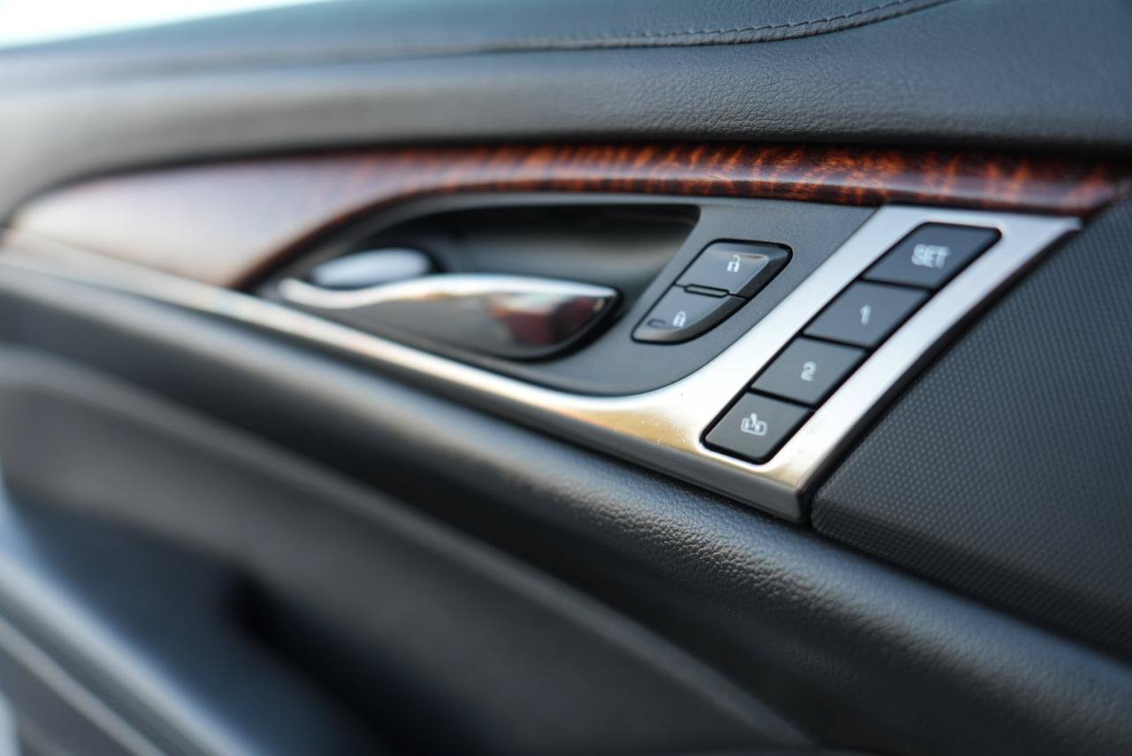 Used 2018 Cadillac CTS Luxury RWD image 28