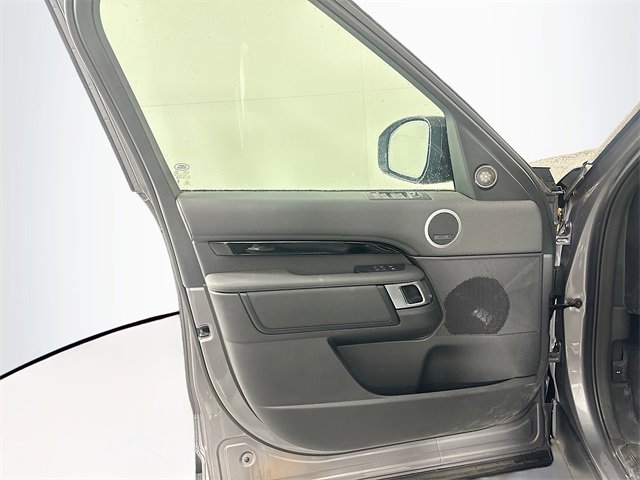 Used 2024 Land Rover Discovery S image 11
