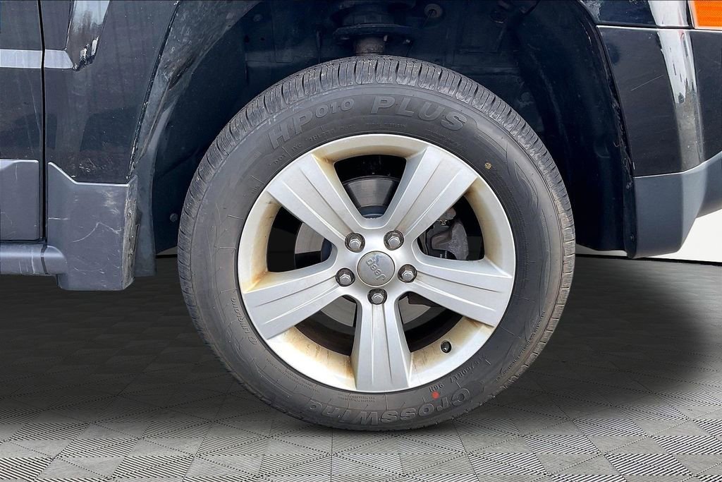 Used 2014 Jeep Patriot Limited w/ Sun/Sound Group image 32