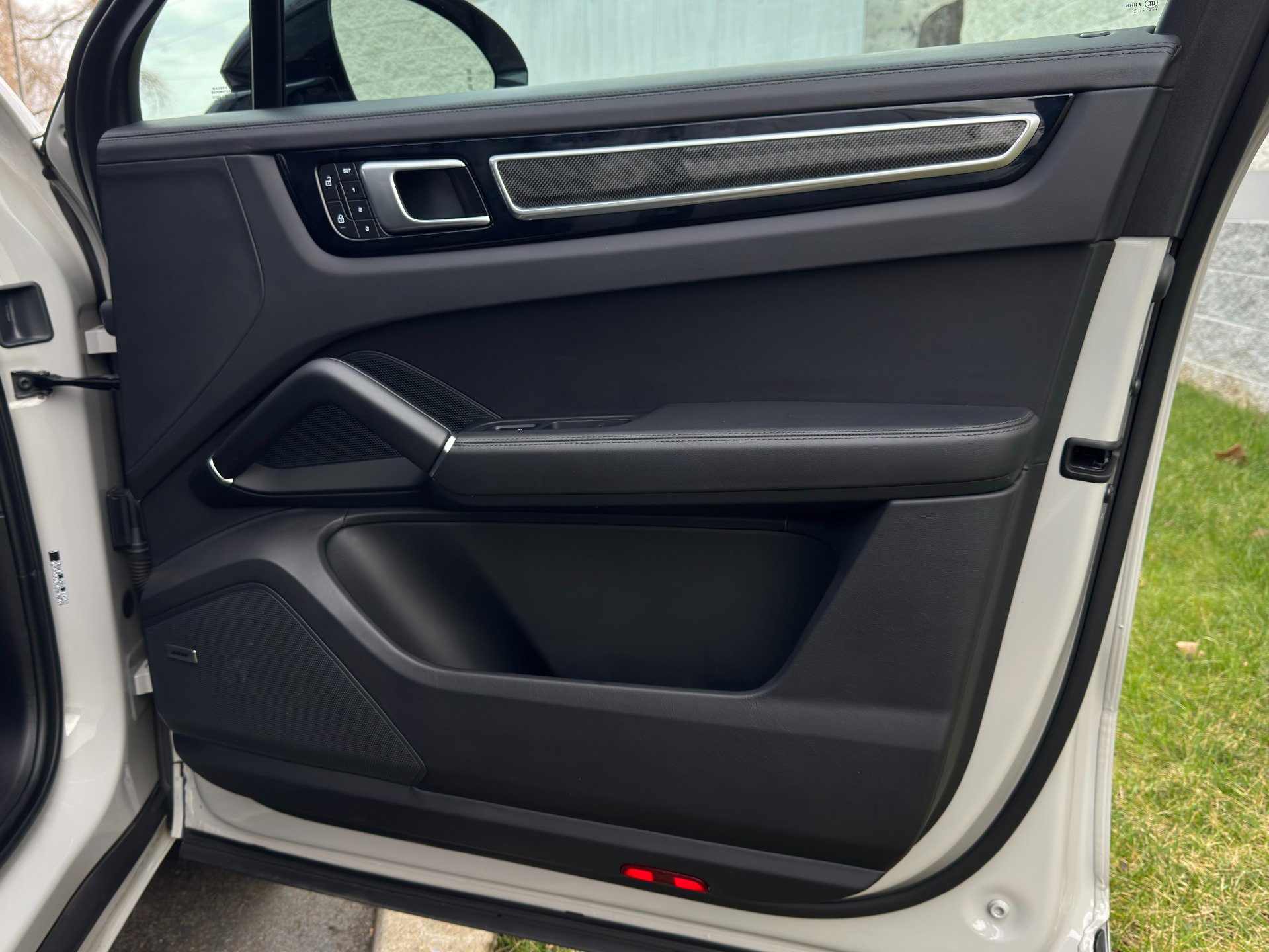 Used 2022 Porsche Cayenne GTS image 16