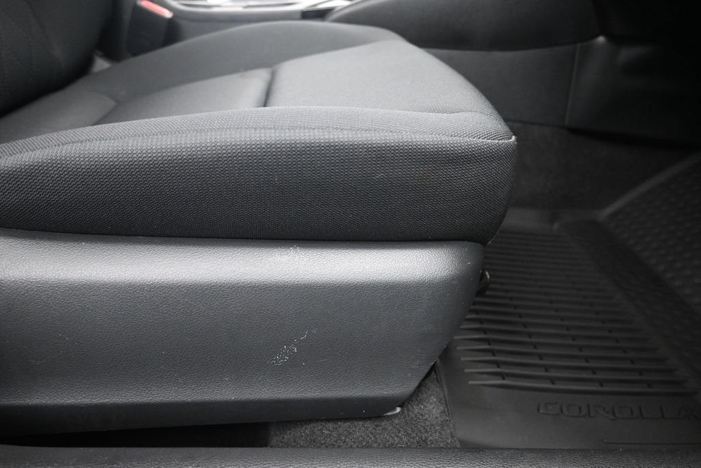 Used 2023 Toyota Corolla LE FWD image 12