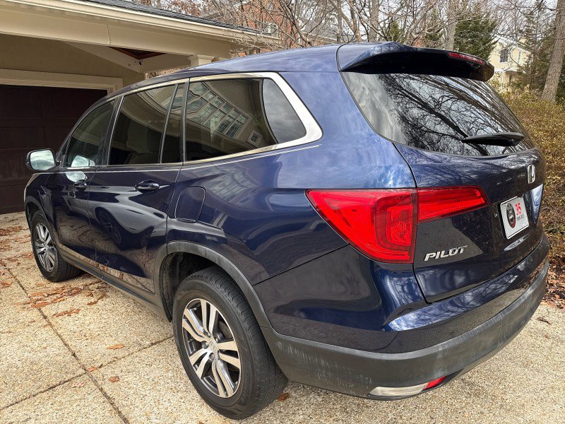 Used 2017 Honda Pilot EX image 4