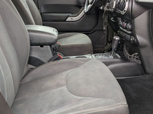 Used 2015 Jeep Wrangler Unlimited Sahara w/ Dual Top Group image 27