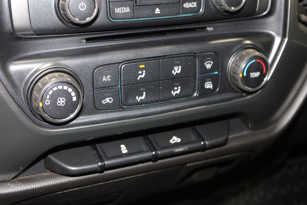Used 2018 Chevrolet Silverado 1500 LT AWD/4WD image 43