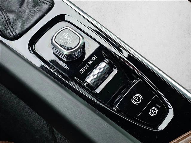 Used 2019 Volvo V60 T6 Inscription image 24