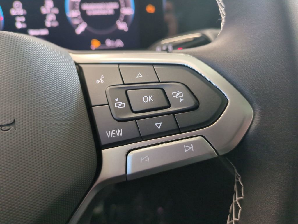 New 2026 Volkswagen Tiguan SE image 19